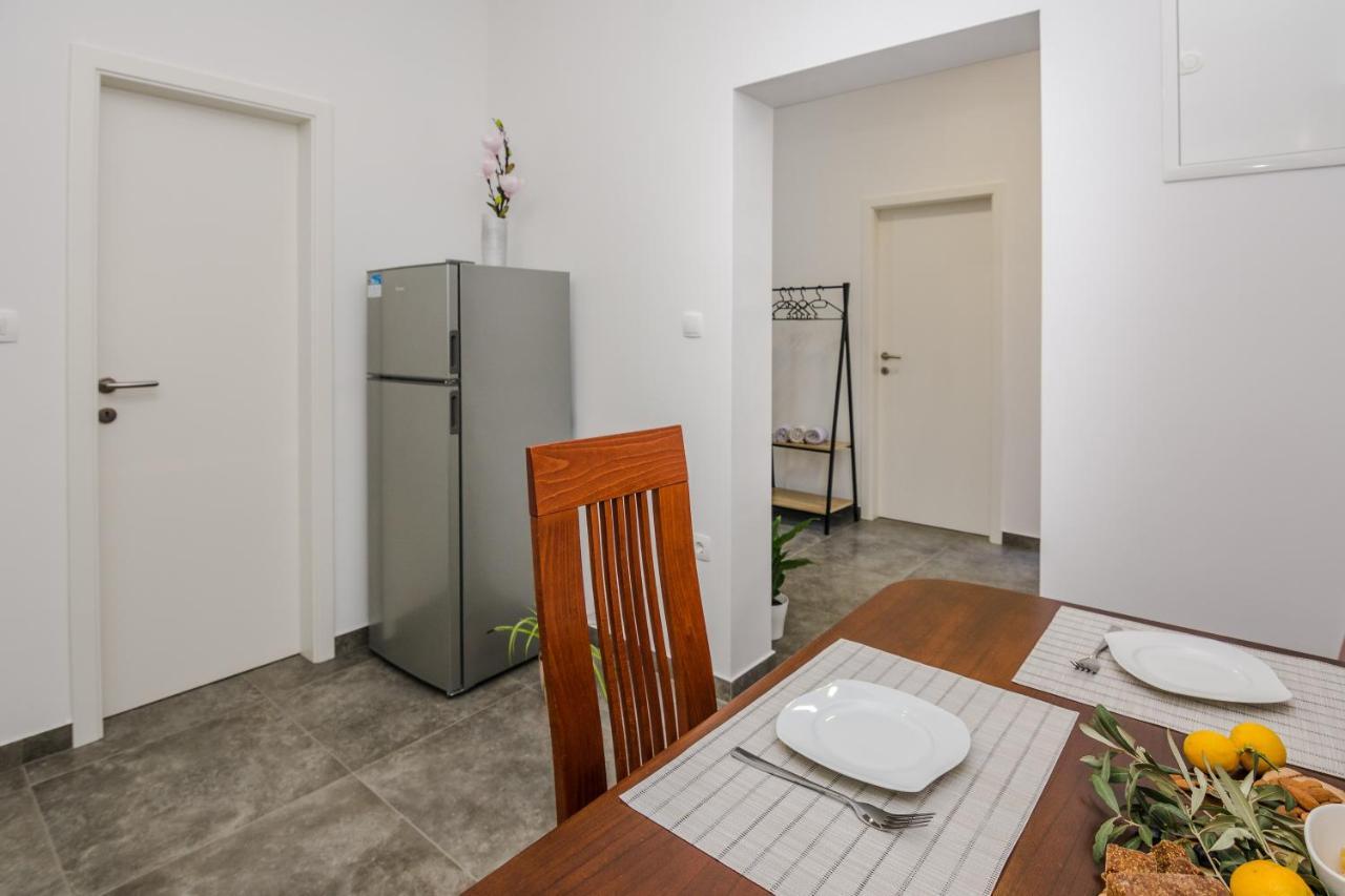 Lovely Apartment M&K In Peaceful Area - Zadar Exterior foto