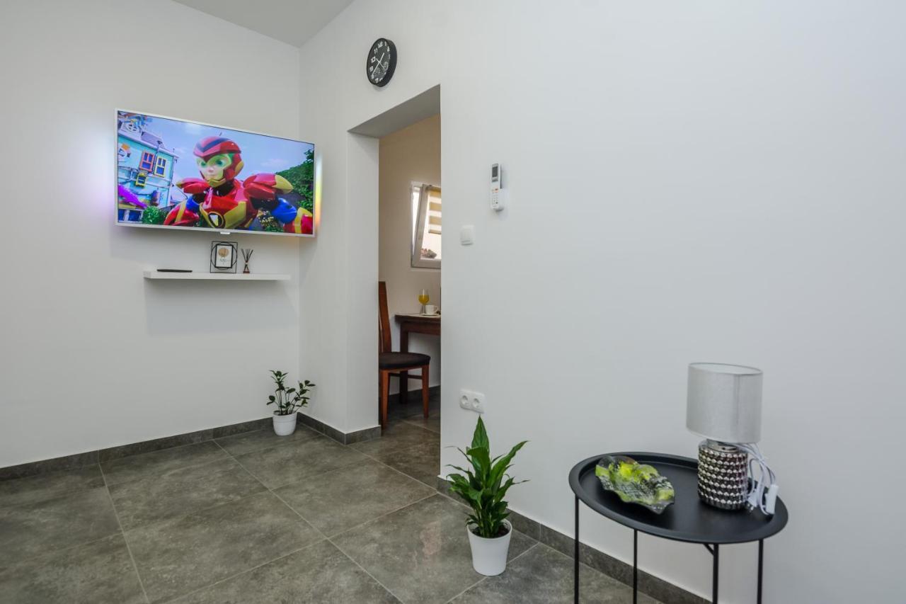 Lovely Apartment M&K In Peaceful Area - Zadar Exterior foto