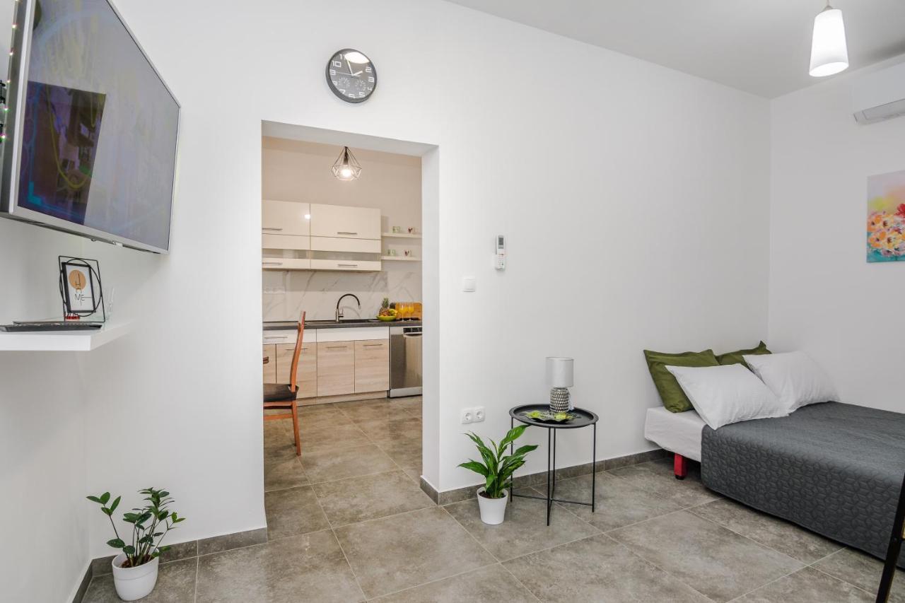 Lovely Apartment M&K In Peaceful Area - Zadar Exterior foto